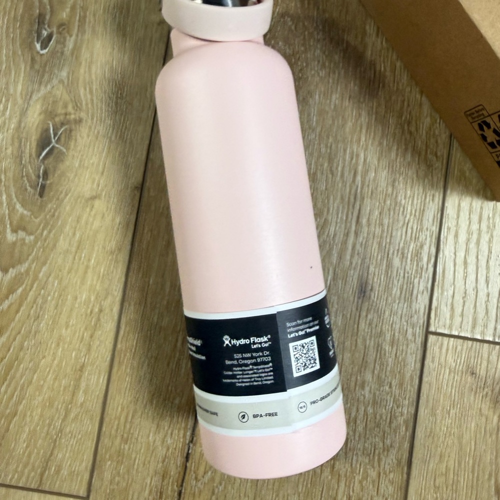 Hydro Flask 21 OZ Standsrd Mouth Tonal Trillium Pink Water Bottle NEW!! - Picture 5 of 10
